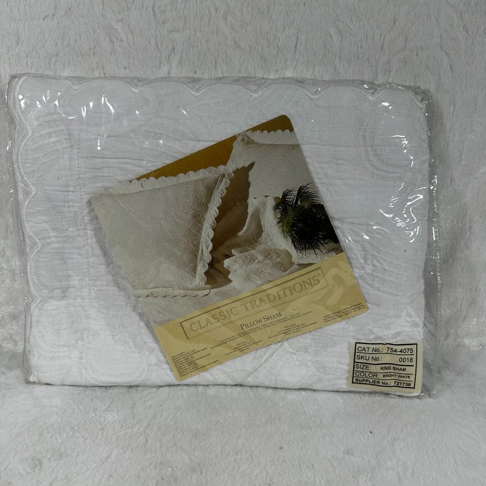 Vintage Classic Traditions by Springmaid King Sham Bright White Matelasse' Pair - Picture 3 of 7